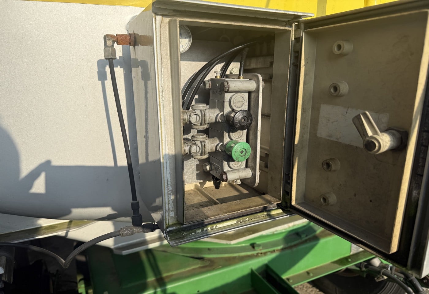 MOTO6625_3050030 vehicle image