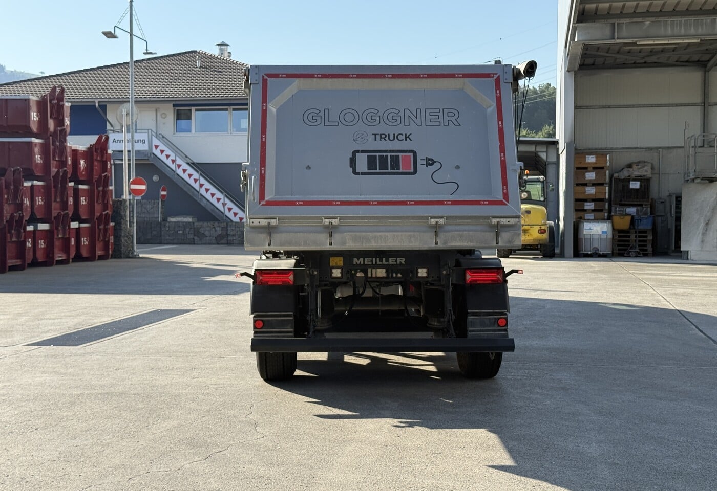 MOTO6625_3051638 vehicle image