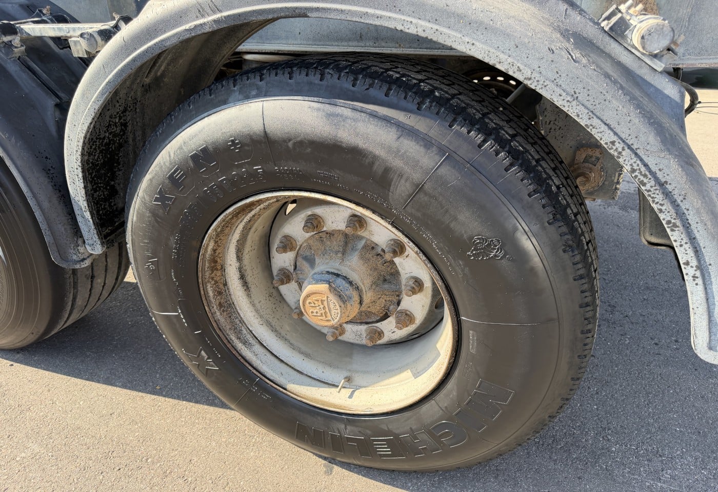 MOTO6625_3052900 vehicle image
