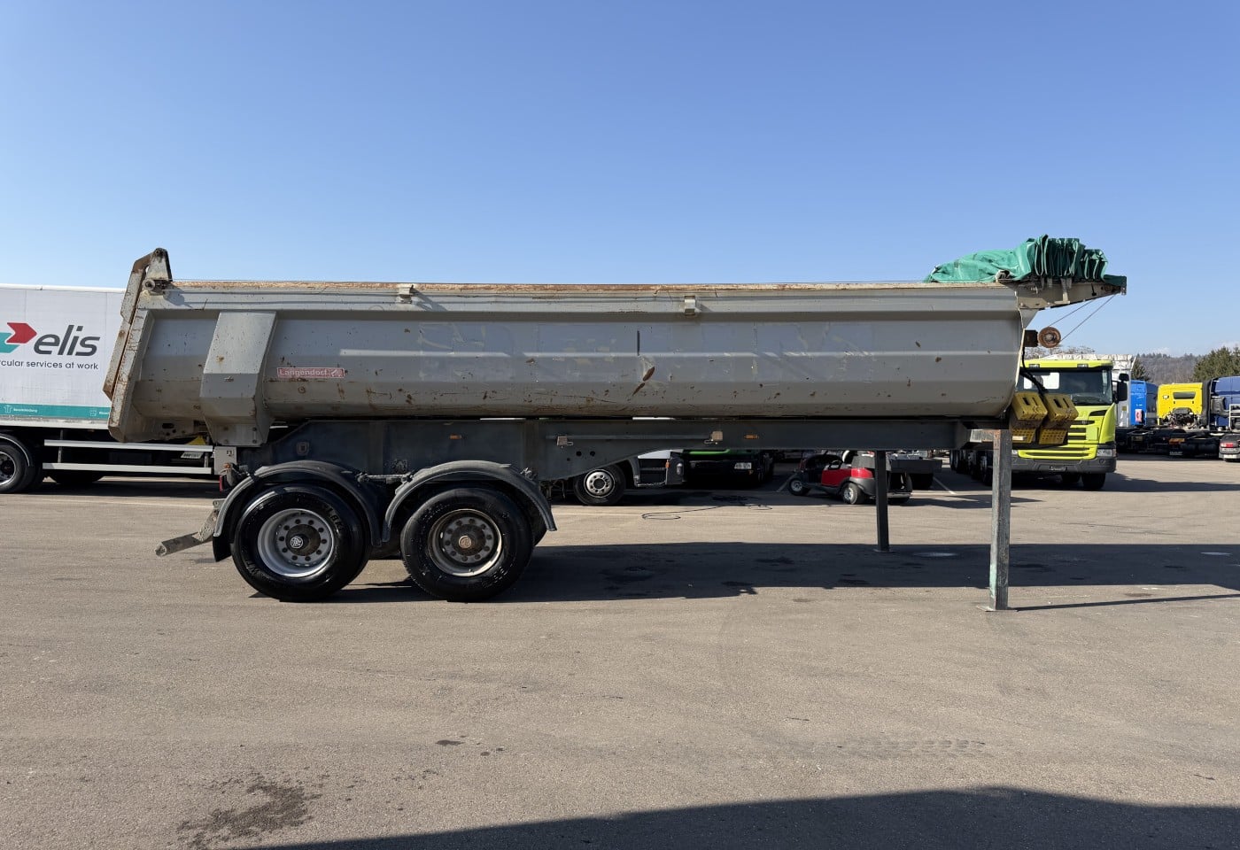 MOTO6625_3052900 vehicle image