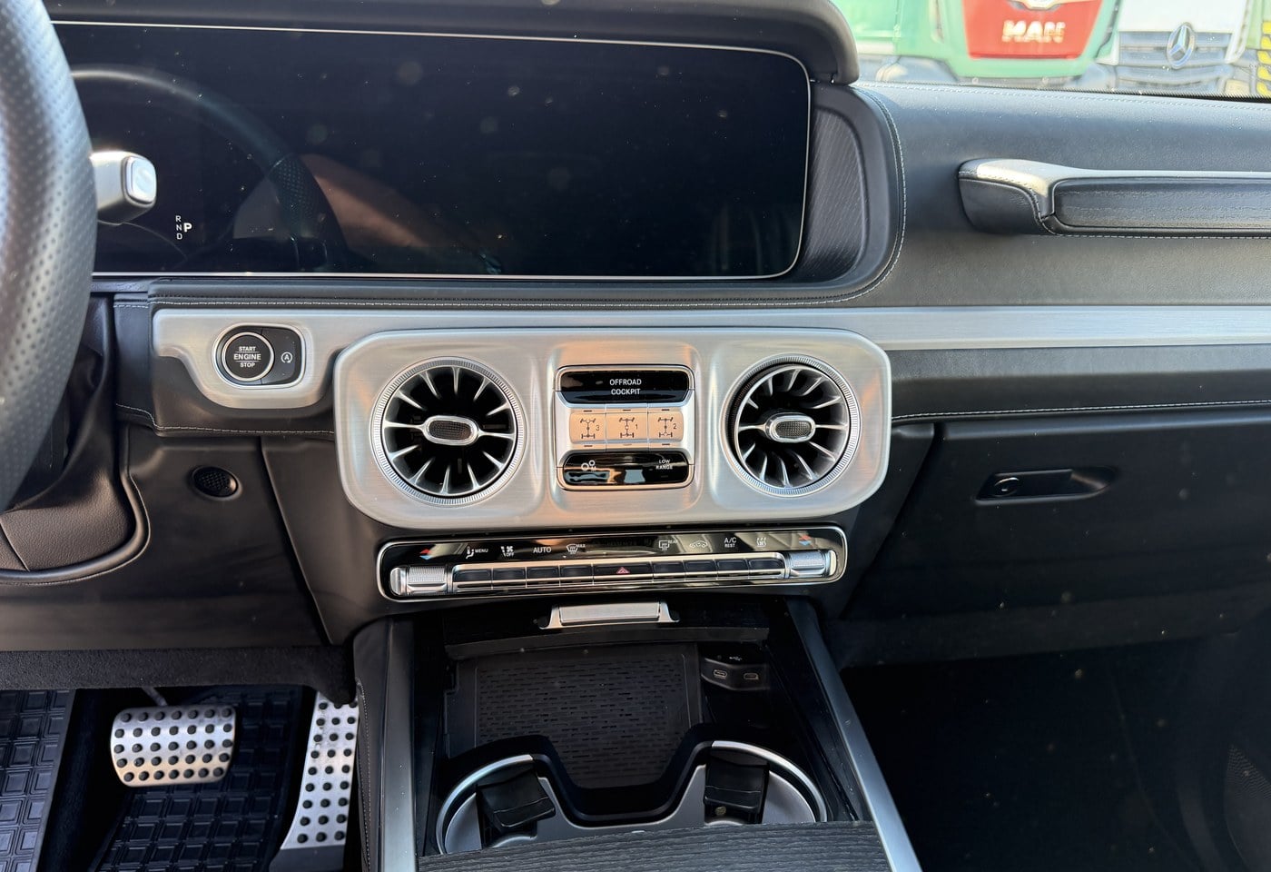 MOTO6625_3057058 vehicle image