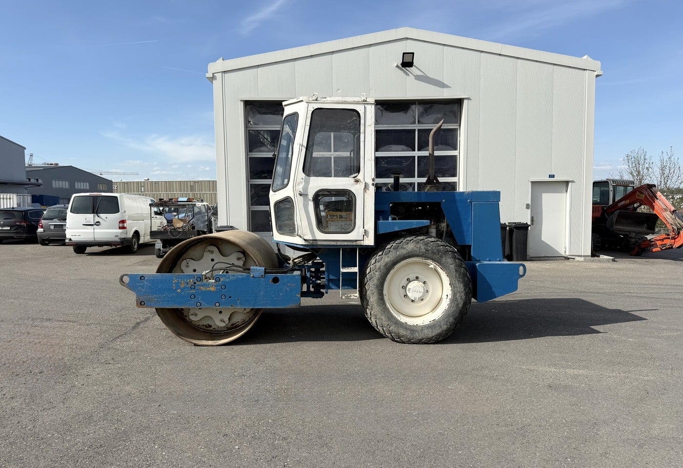MOTO6625_3052859 vehicle image