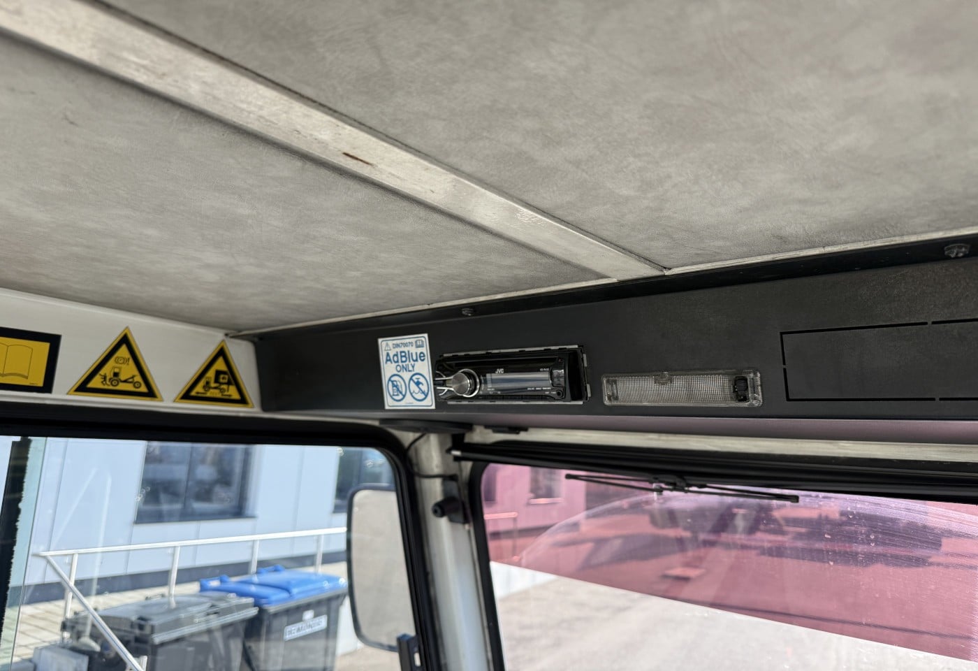 MOTO6625_3049650 vehicle image