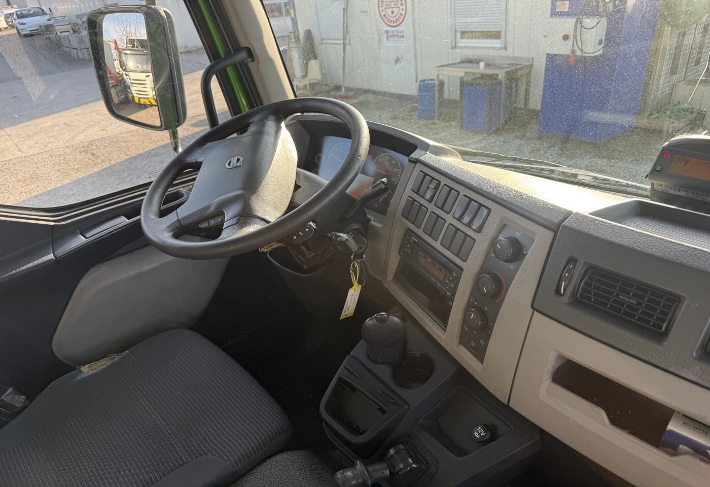 MOTO6625_3053652 vehicle image