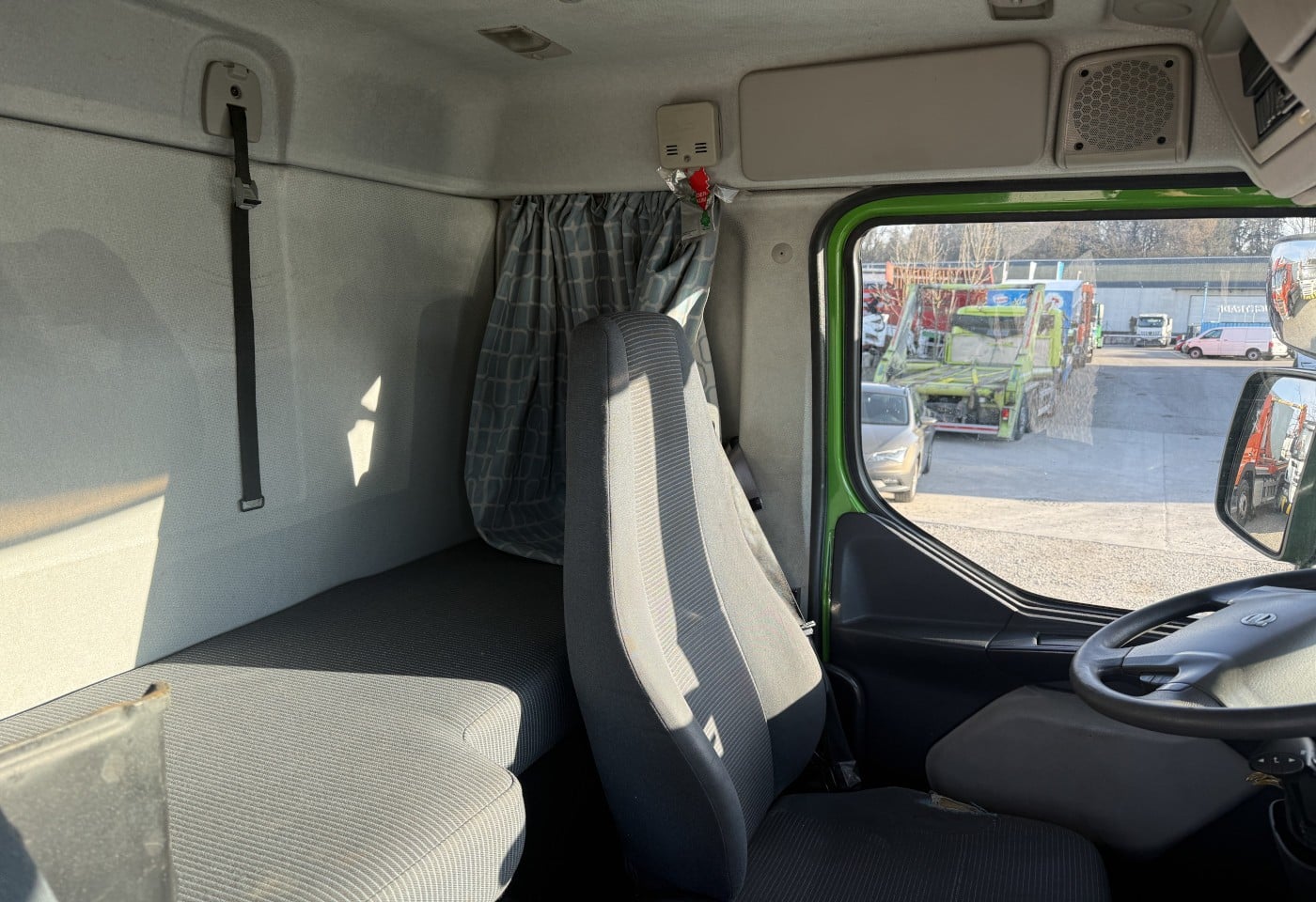 MOTO6625_3053652 vehicle image