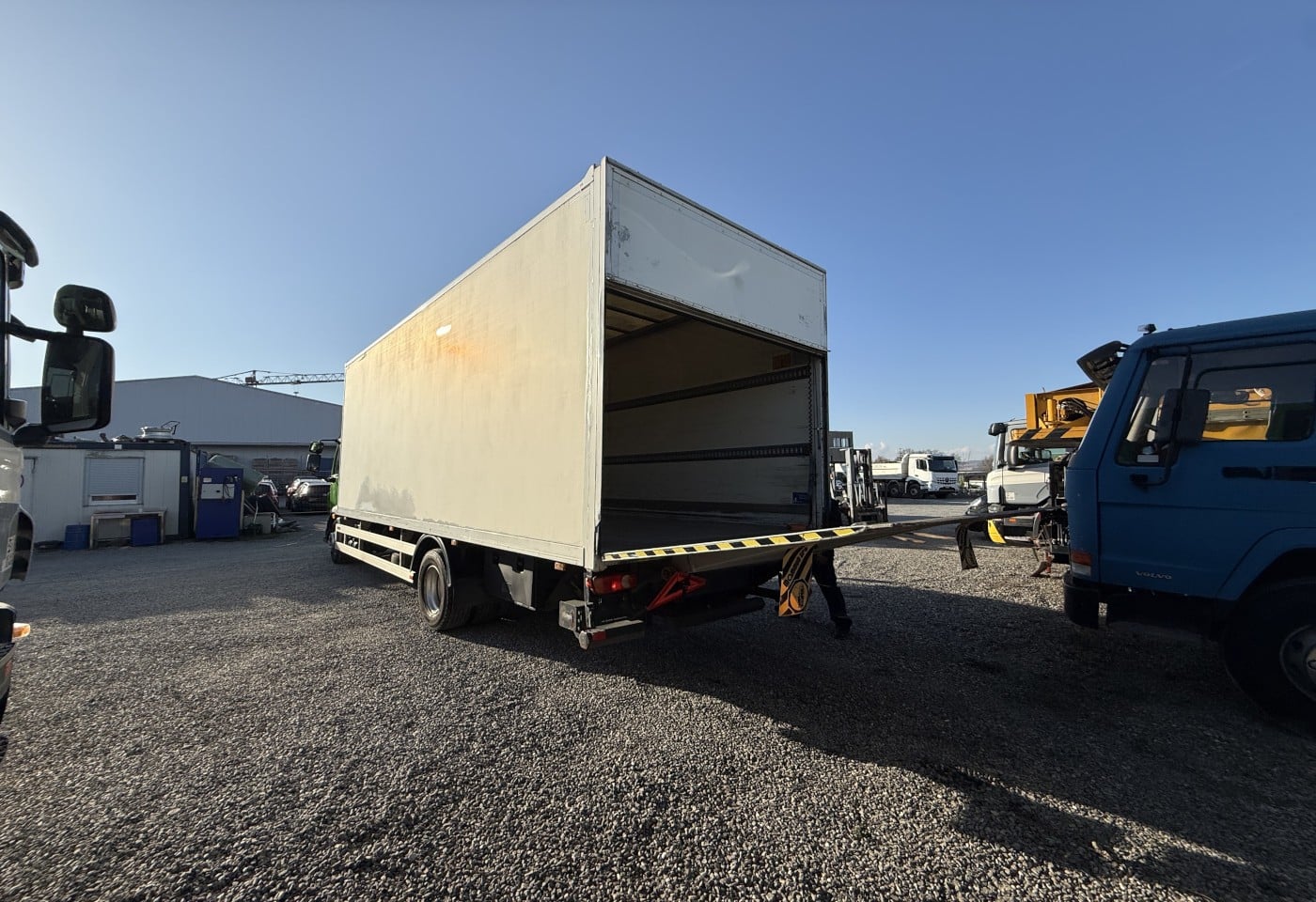 MOTO6625_3053652 vehicle image