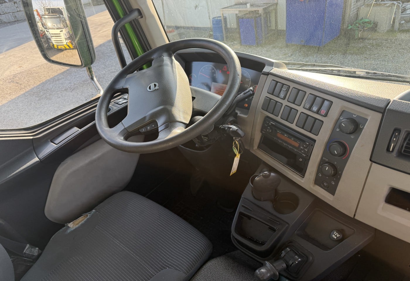 MOTO6625_3053652 vehicle image