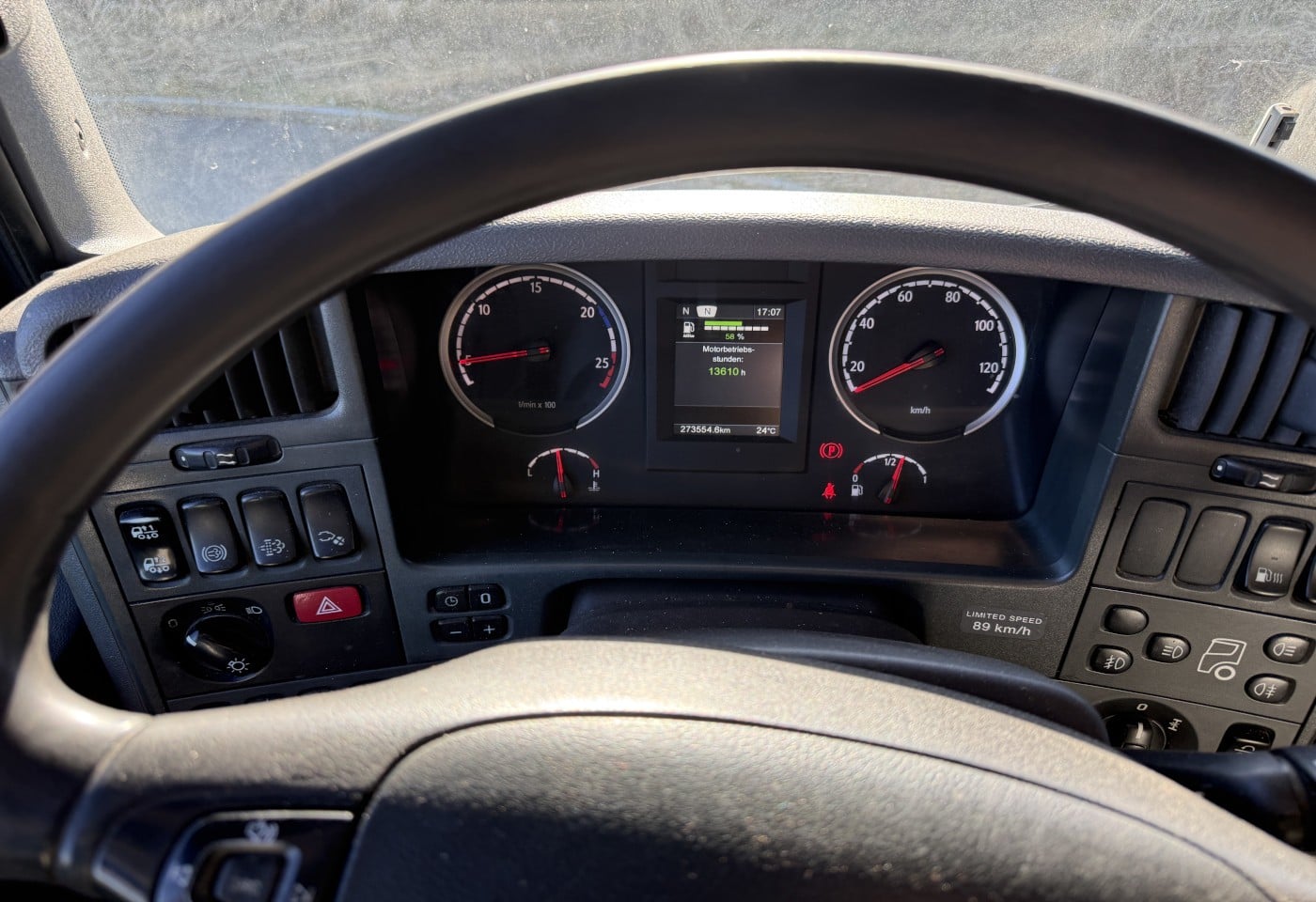 MOTO6625_3050040 vehicle image