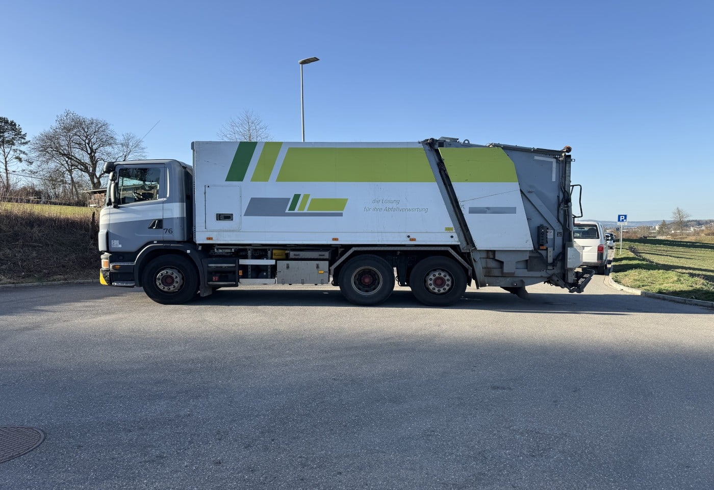 MOTO6625_3050040 vehicle image
