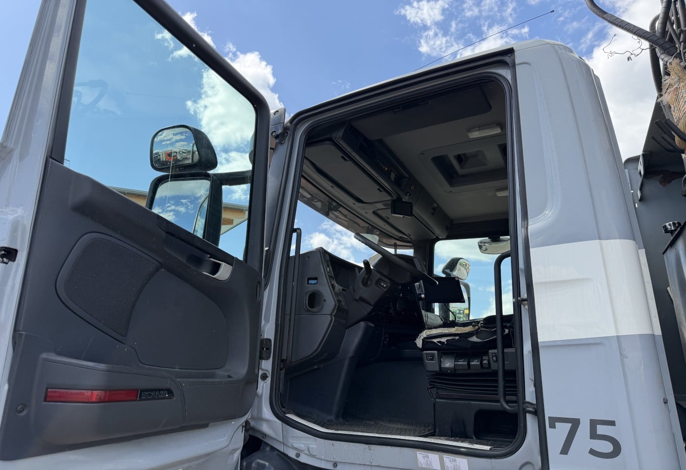 MOTO6625_3050227 vehicle image