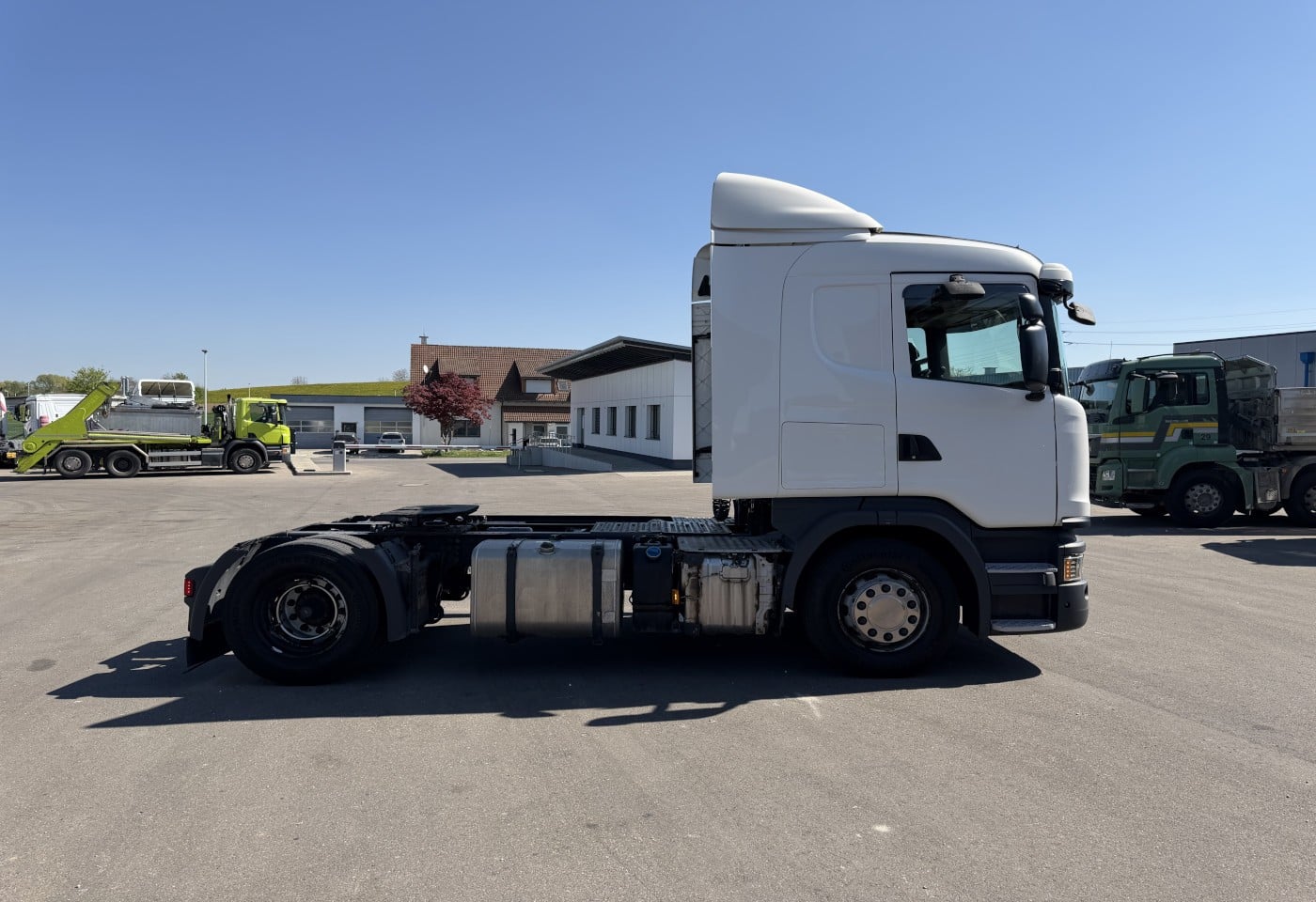 MOTO6625_3049633 vehicle image