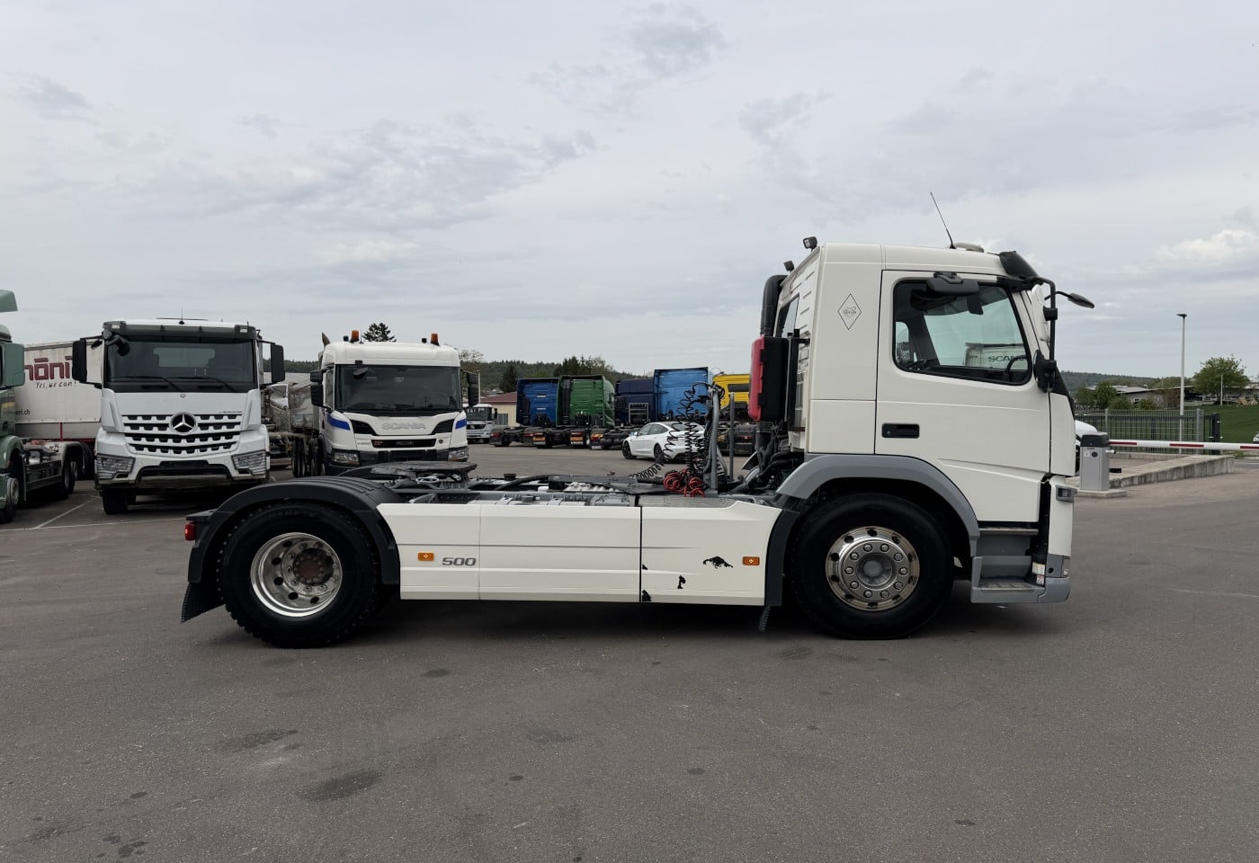 MOTO6625_3049620 vehicle image