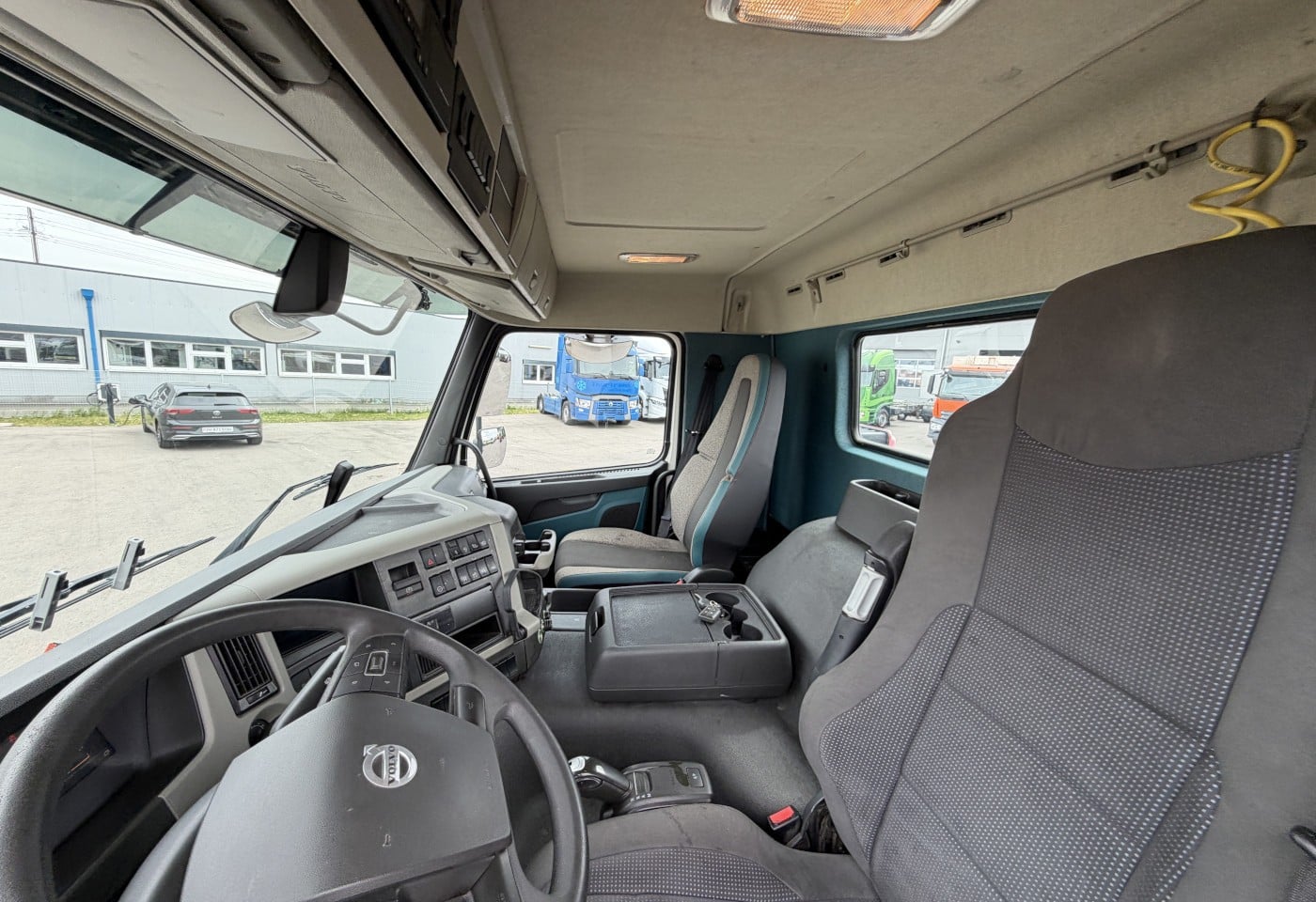 MOTO6625_3049620 vehicle image