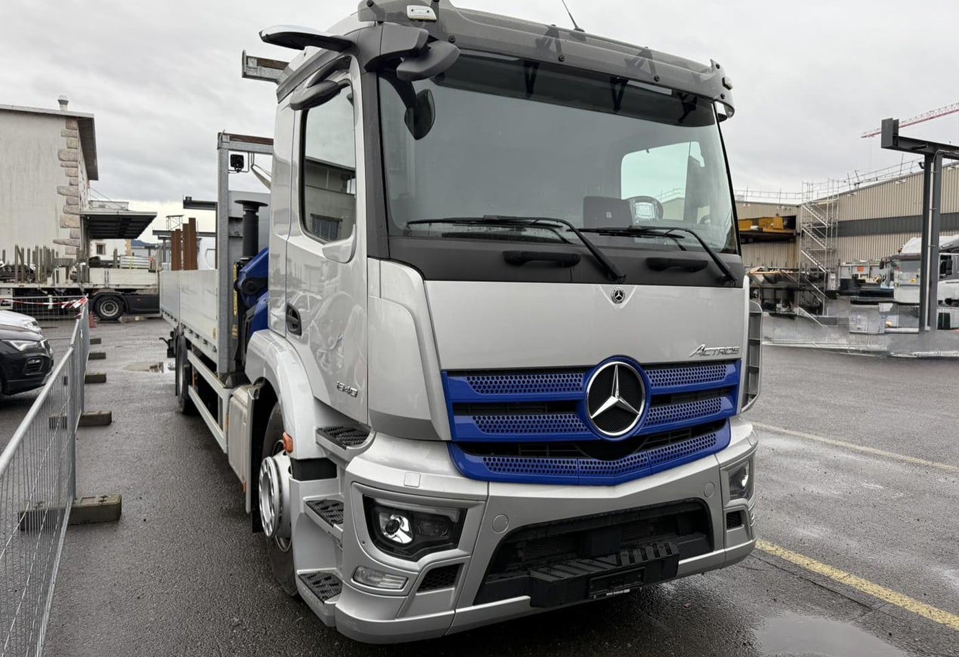 MOTO6625_3049623 vehicle image