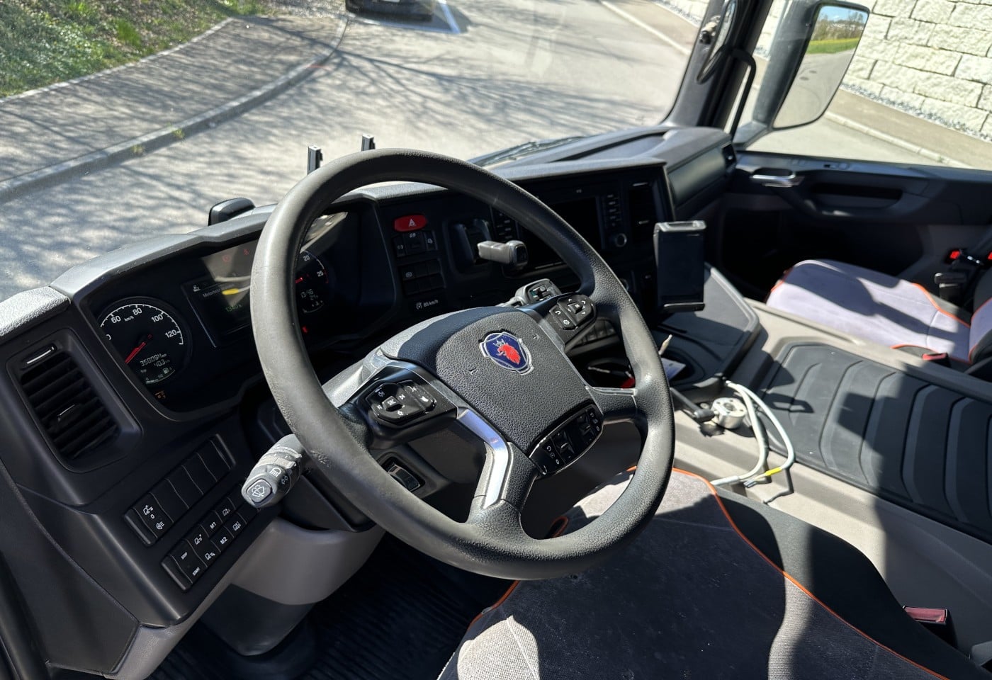 MOTO6625_3049628 vehicle image