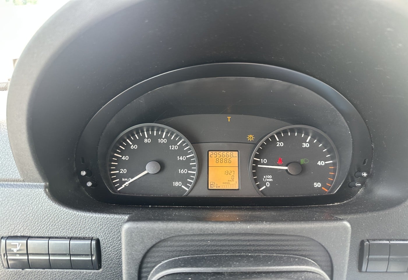 MOTO6625_3049621 vehicle image