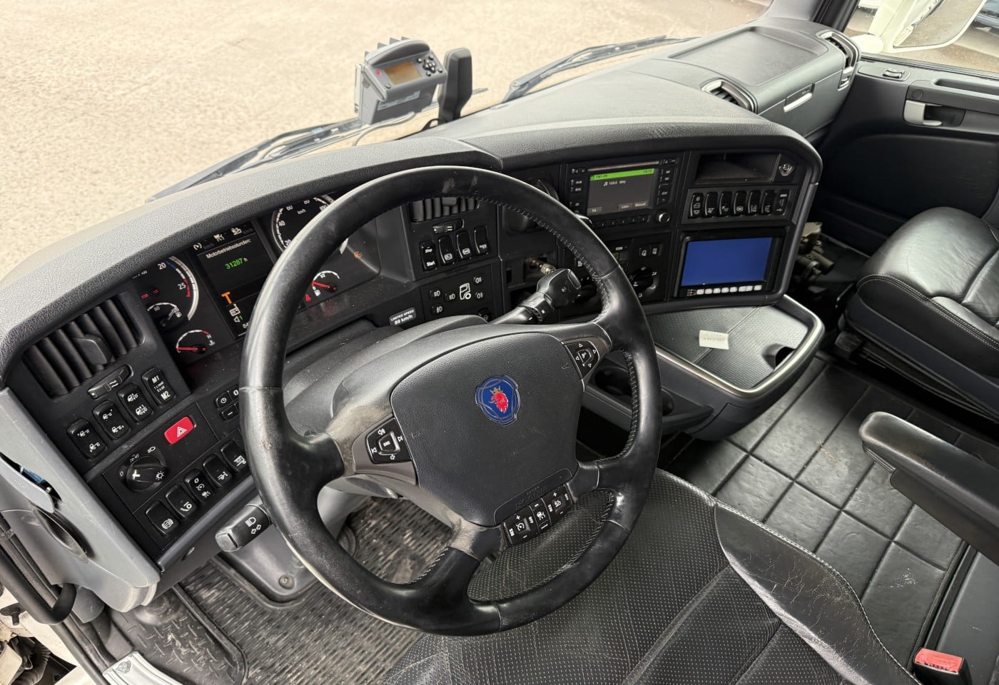MOTO6625_3049986 vehicle image