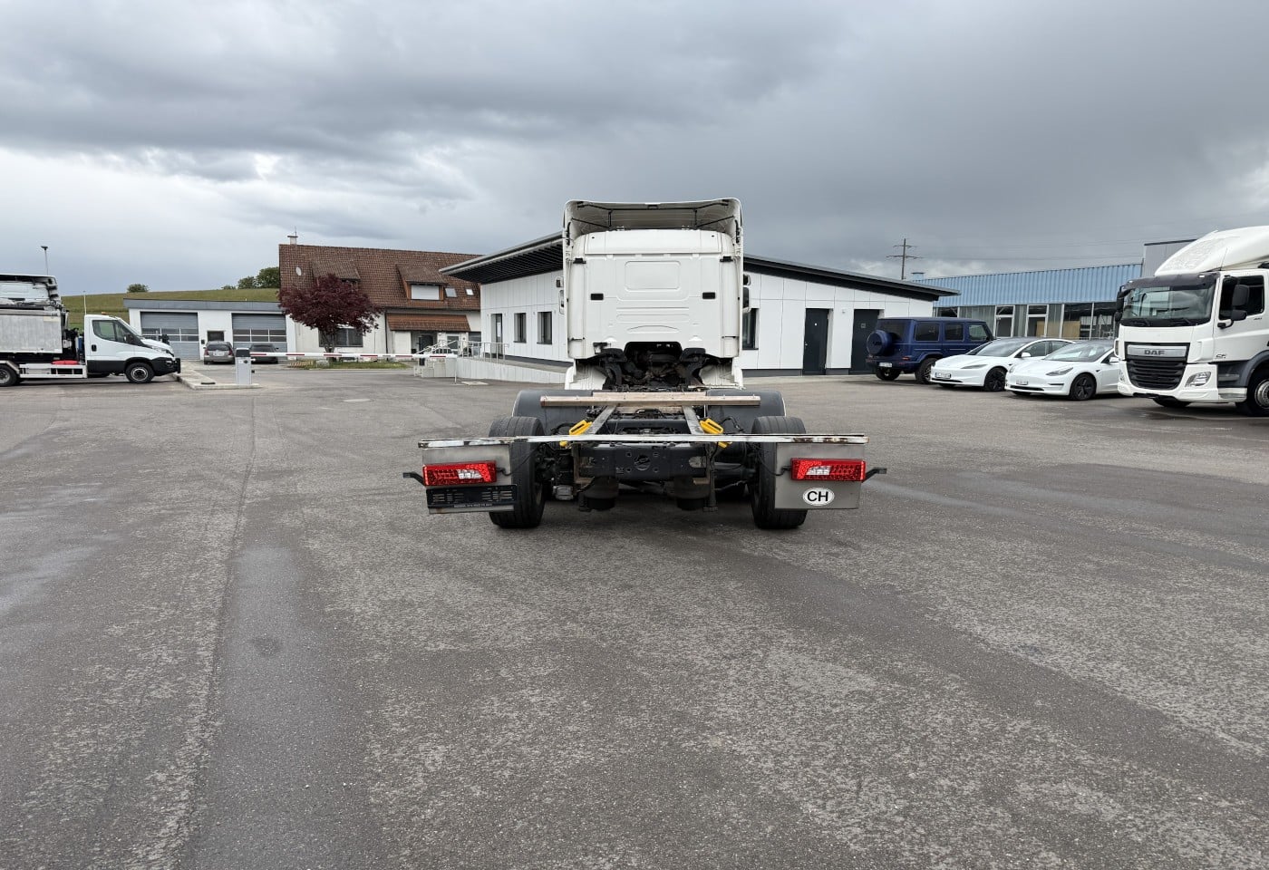 MOTO6625_3049986 vehicle image