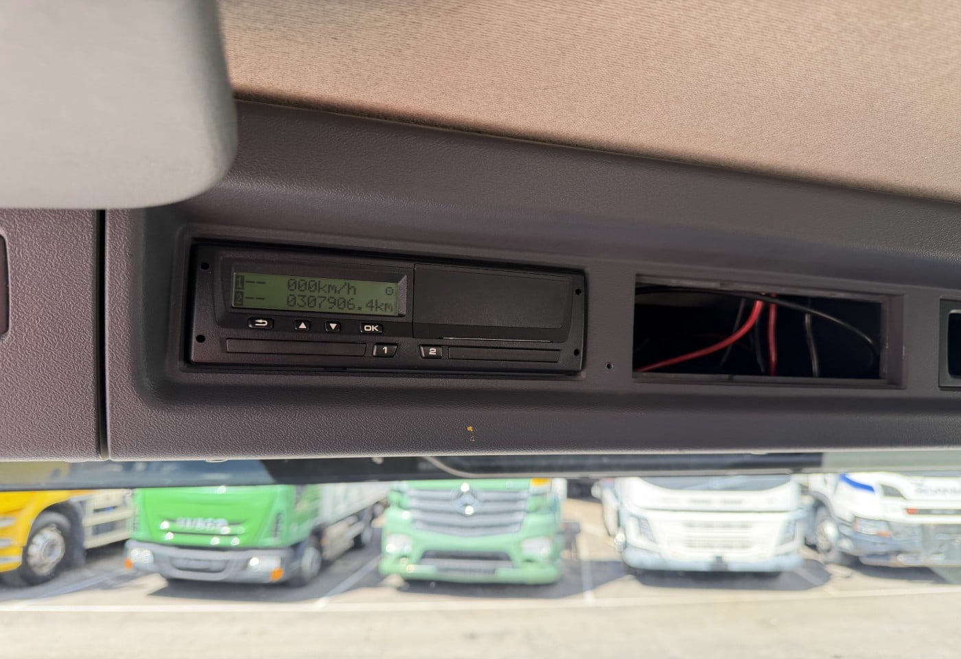 MOTO6625_3049622 vehicle image