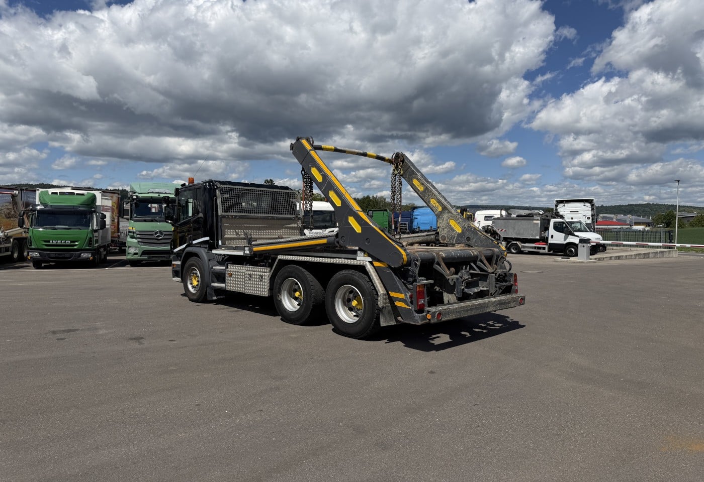 MOTO6625_3049622 vehicle image