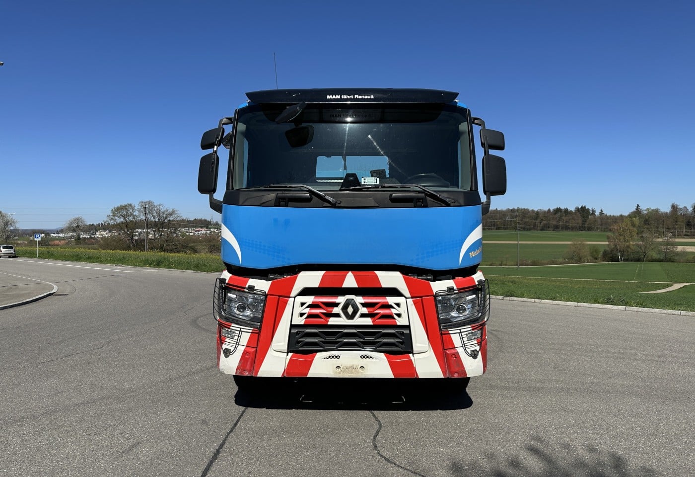 MOTO6625_3049625 vehicle image
