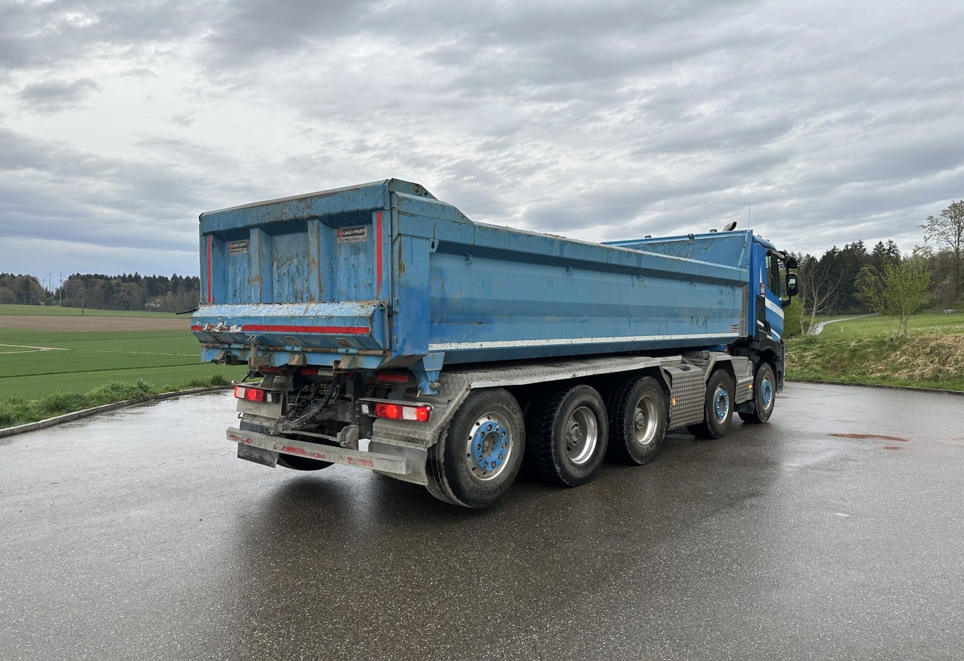 MOTO6625_3049625 vehicle image