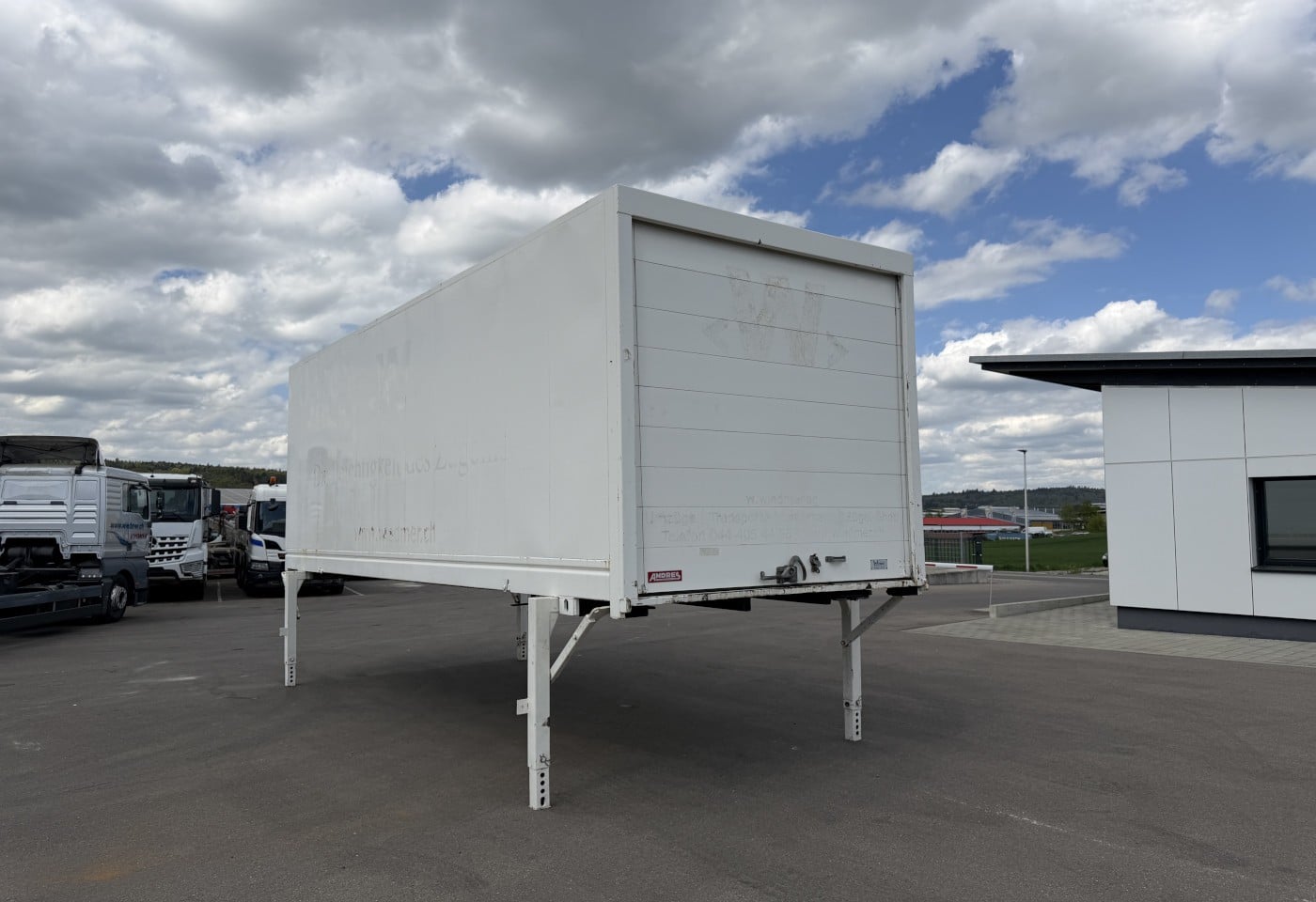 MOTO6625_3049618 vehicle image