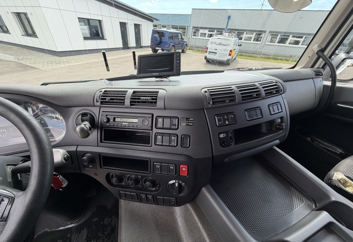 MOTO6625_3049612 vehicle image