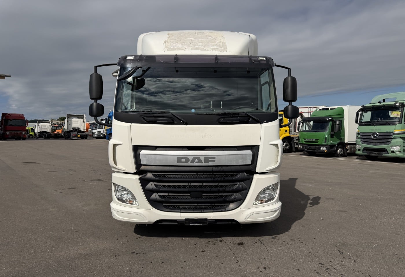 MOTO6625_3049612 vehicle image