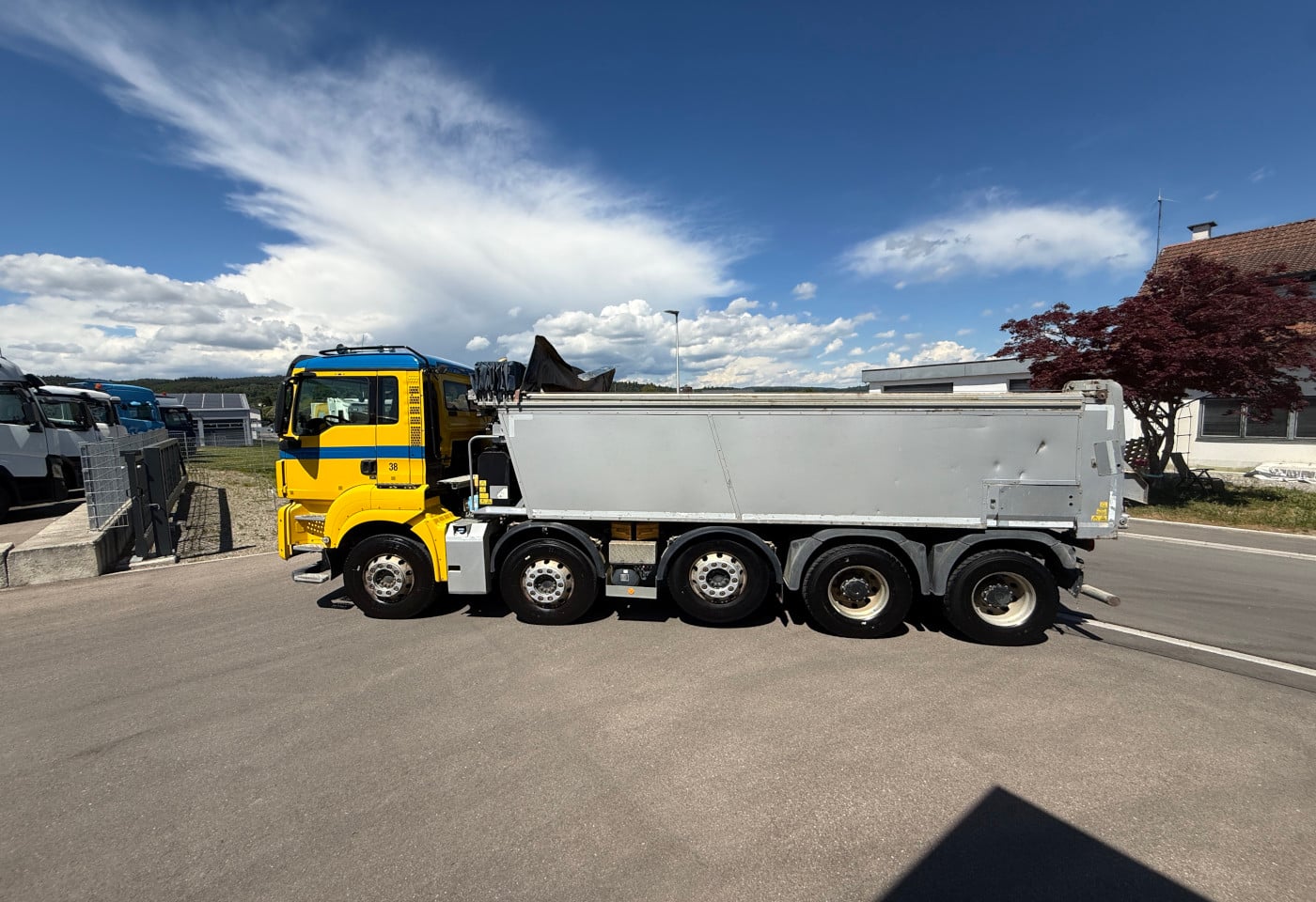 MOTO6625_3053234 vehicle image