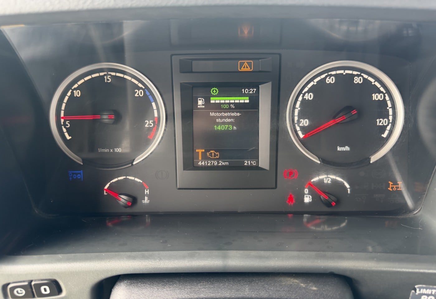 MOTO6625_3049606 vehicle image