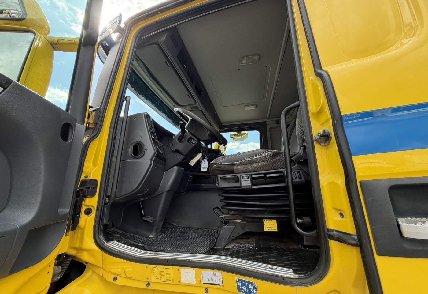 MOTO6625_3049606 vehicle image