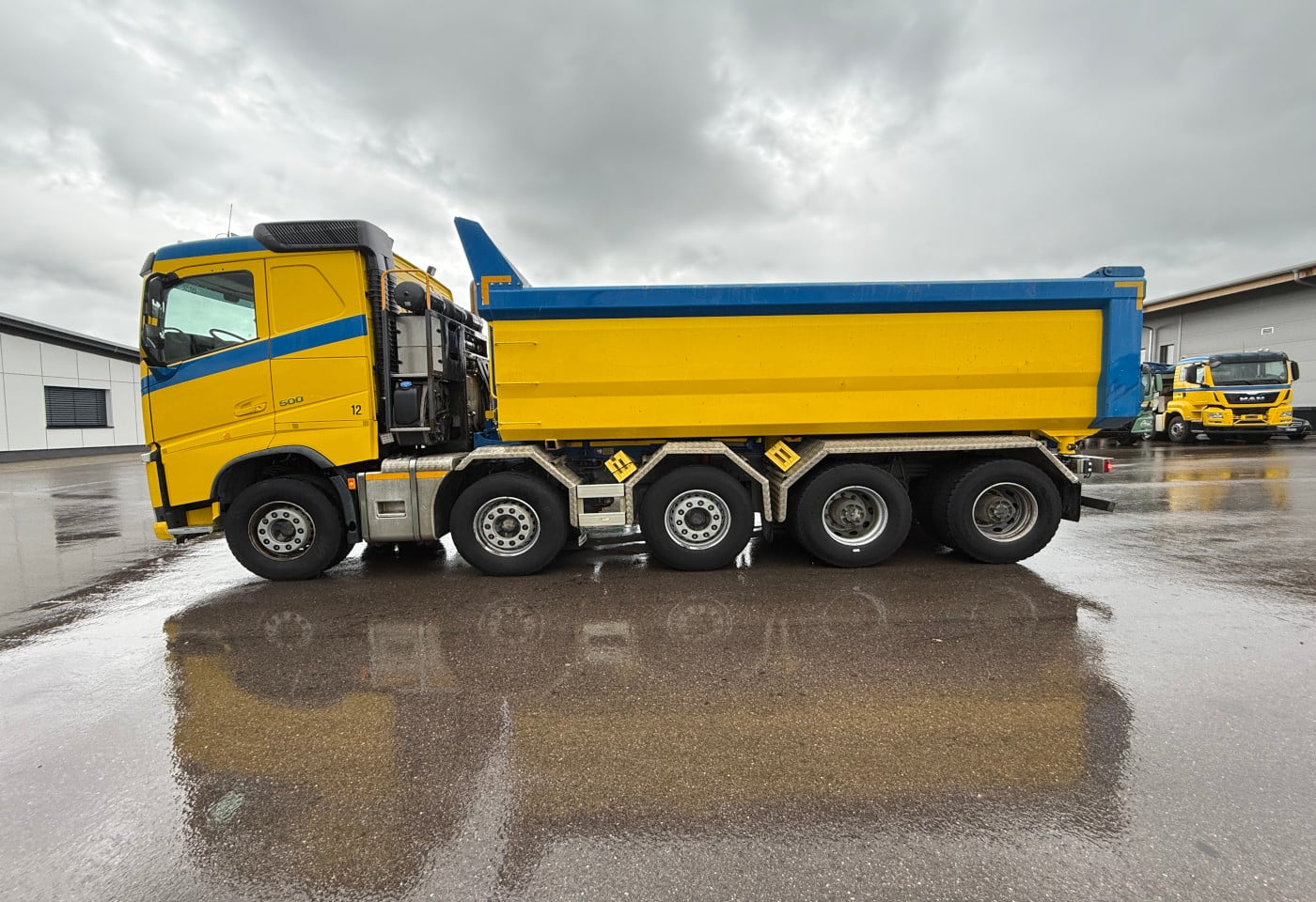 MOTO6625_3049529 vehicle image