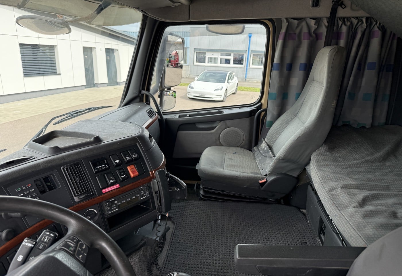 MOTO6625_3053397 vehicle image
