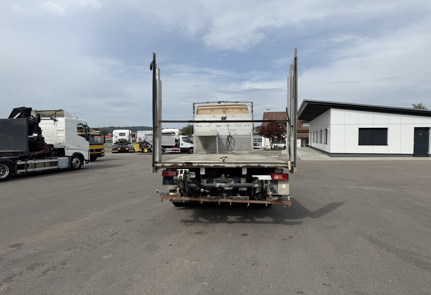 MOTO6625_3053397 vehicle image