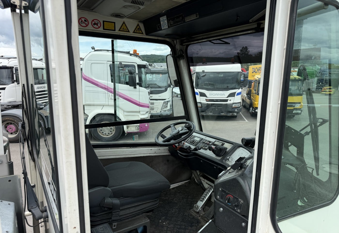 MOTO6625_3050528 vehicle image