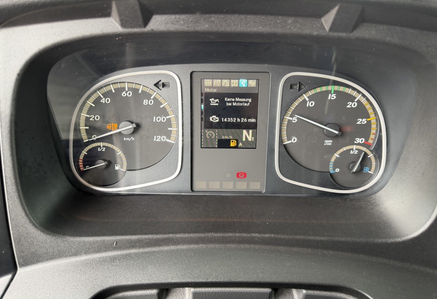 MOTO6625_3049610 vehicle image