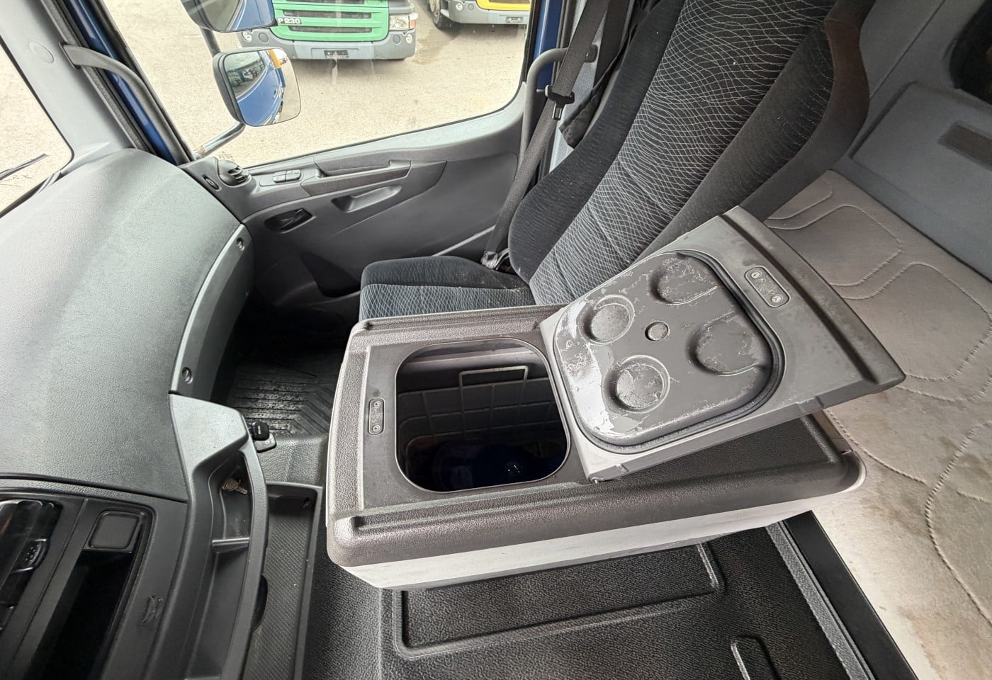 MOTO6625_3049610 vehicle image