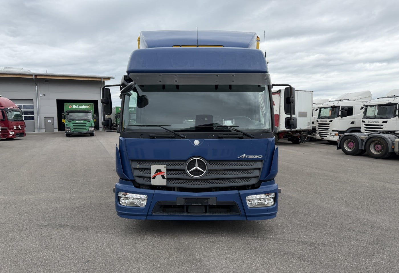 MOTO6625_3049610 vehicle image