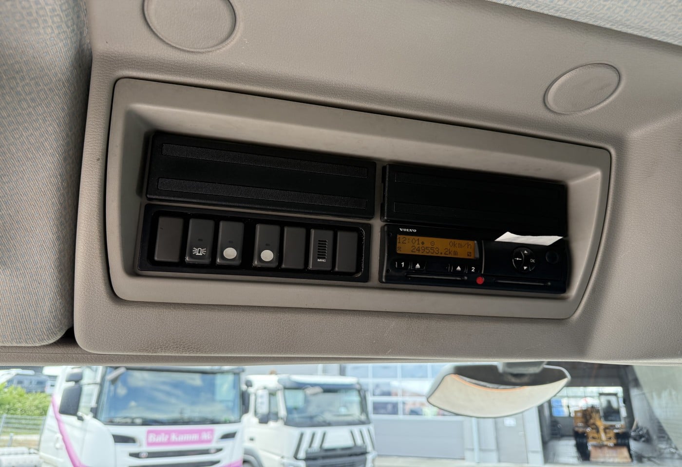 MOTO6625_3049608 vehicle image