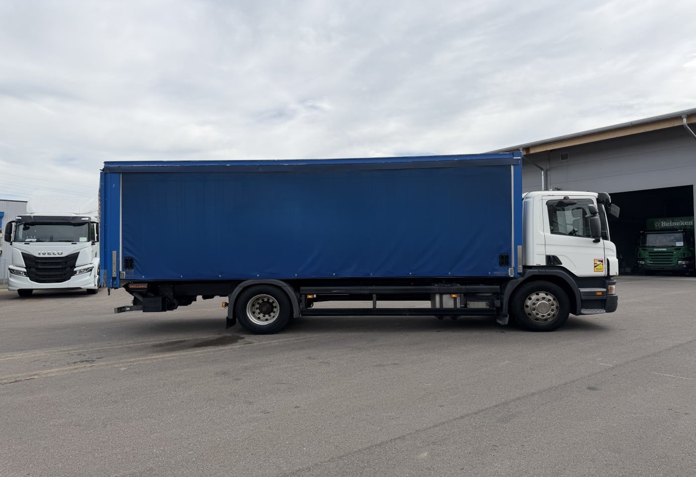 MOTO6625_3050157 vehicle image