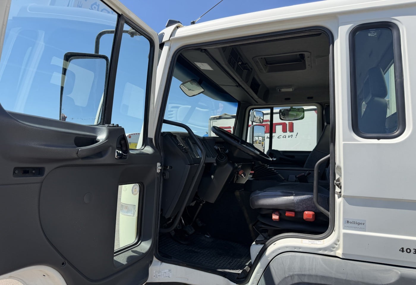 MOTO6625_3049585 vehicle image