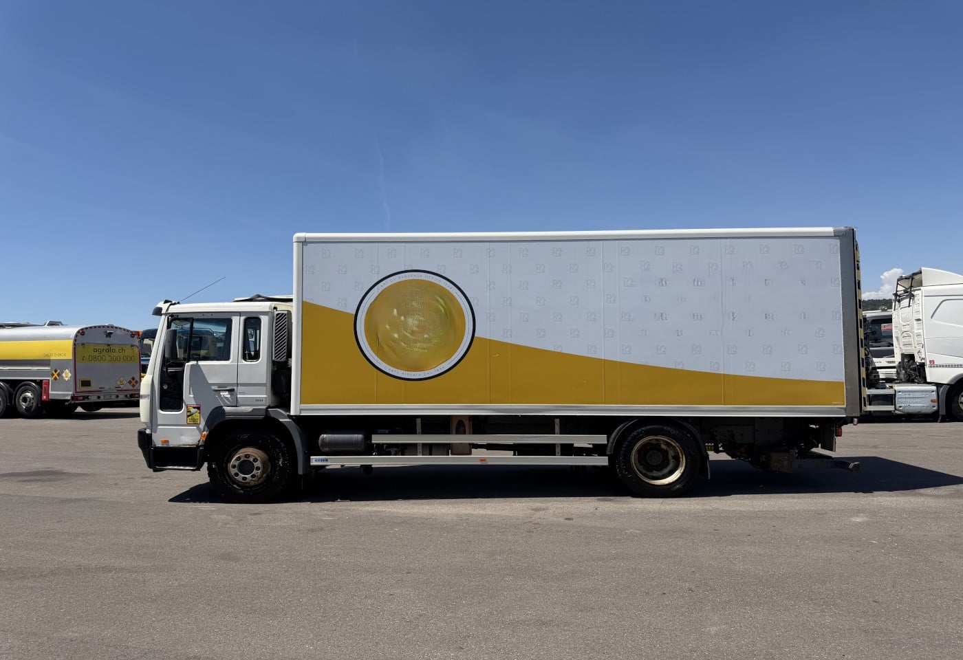 MOTO6625_3049585 vehicle image
