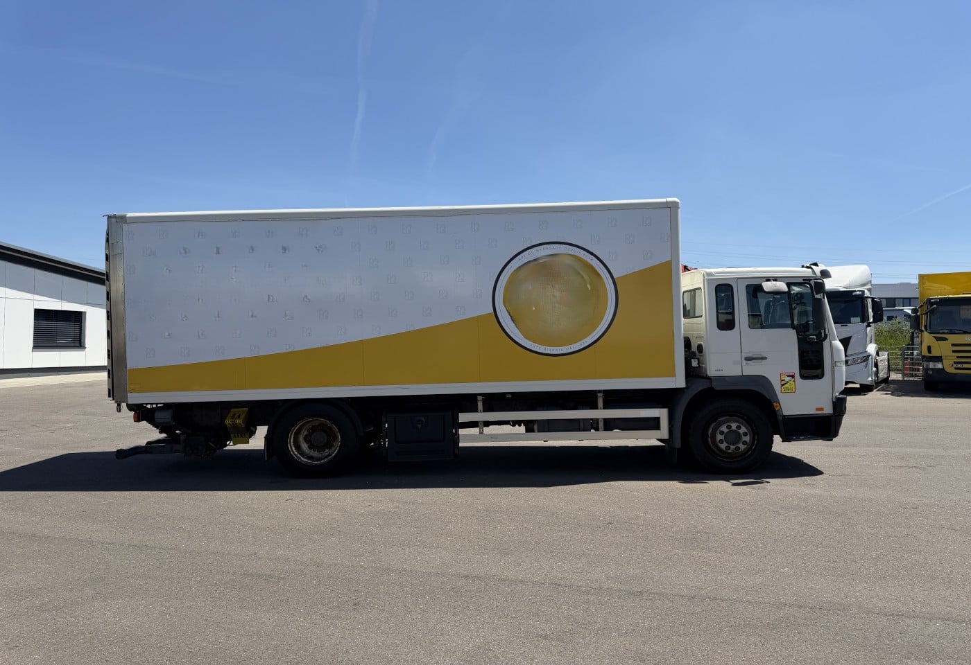 MOTO6625_3049585 vehicle image