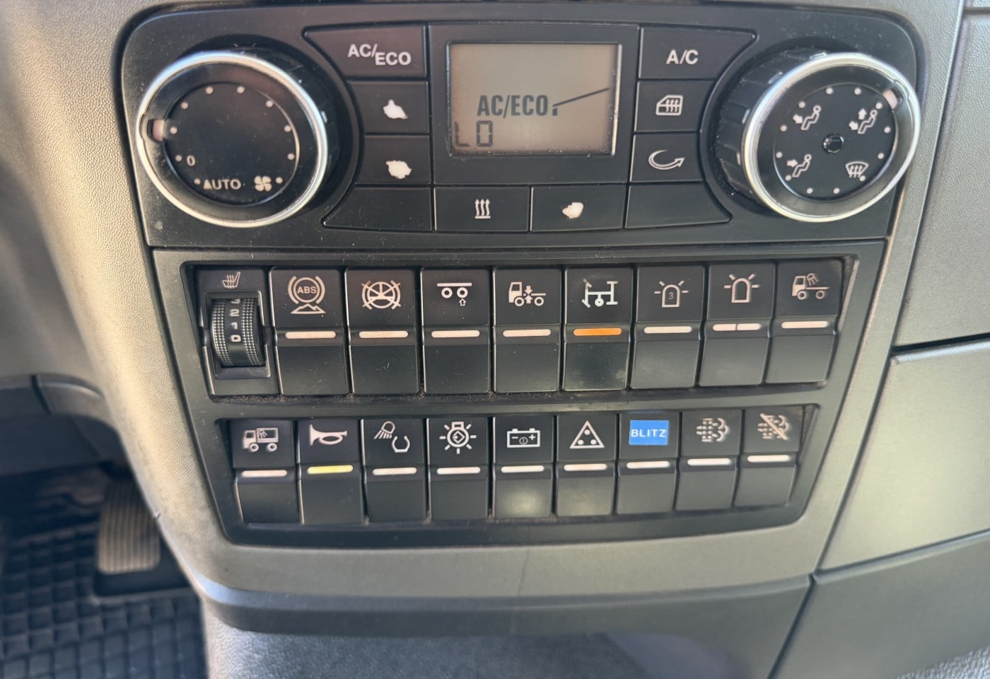 MOTO6625_3049605 vehicle image