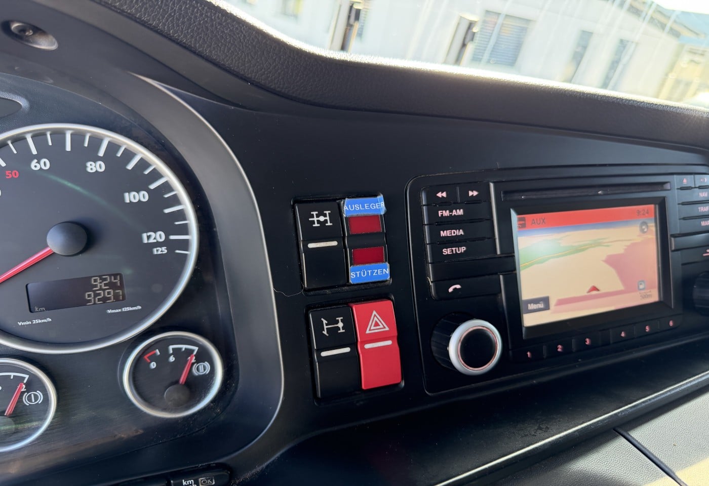 MOTO6625_3049605 vehicle image
