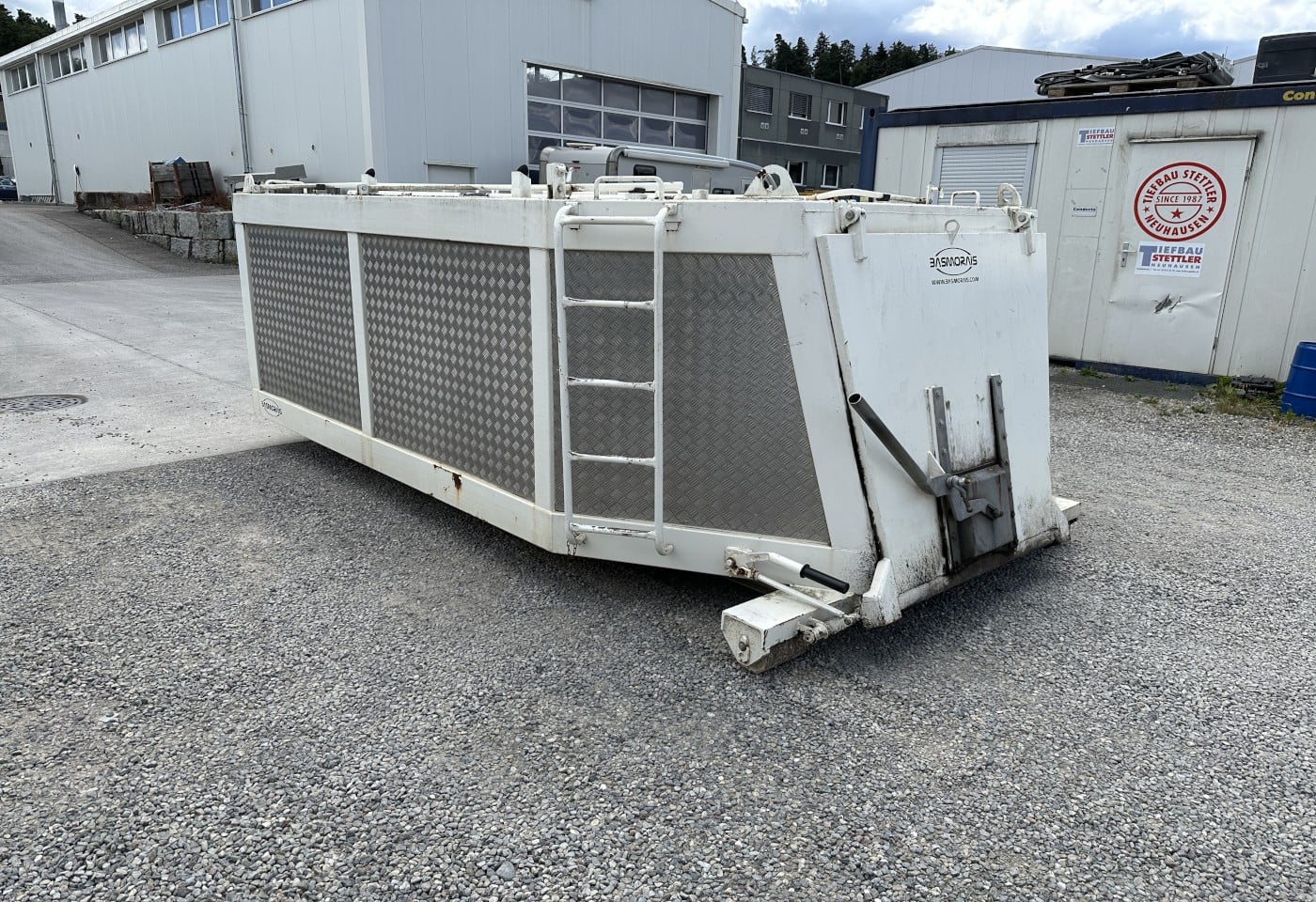 MOTO6625_3049591 vehicle image
