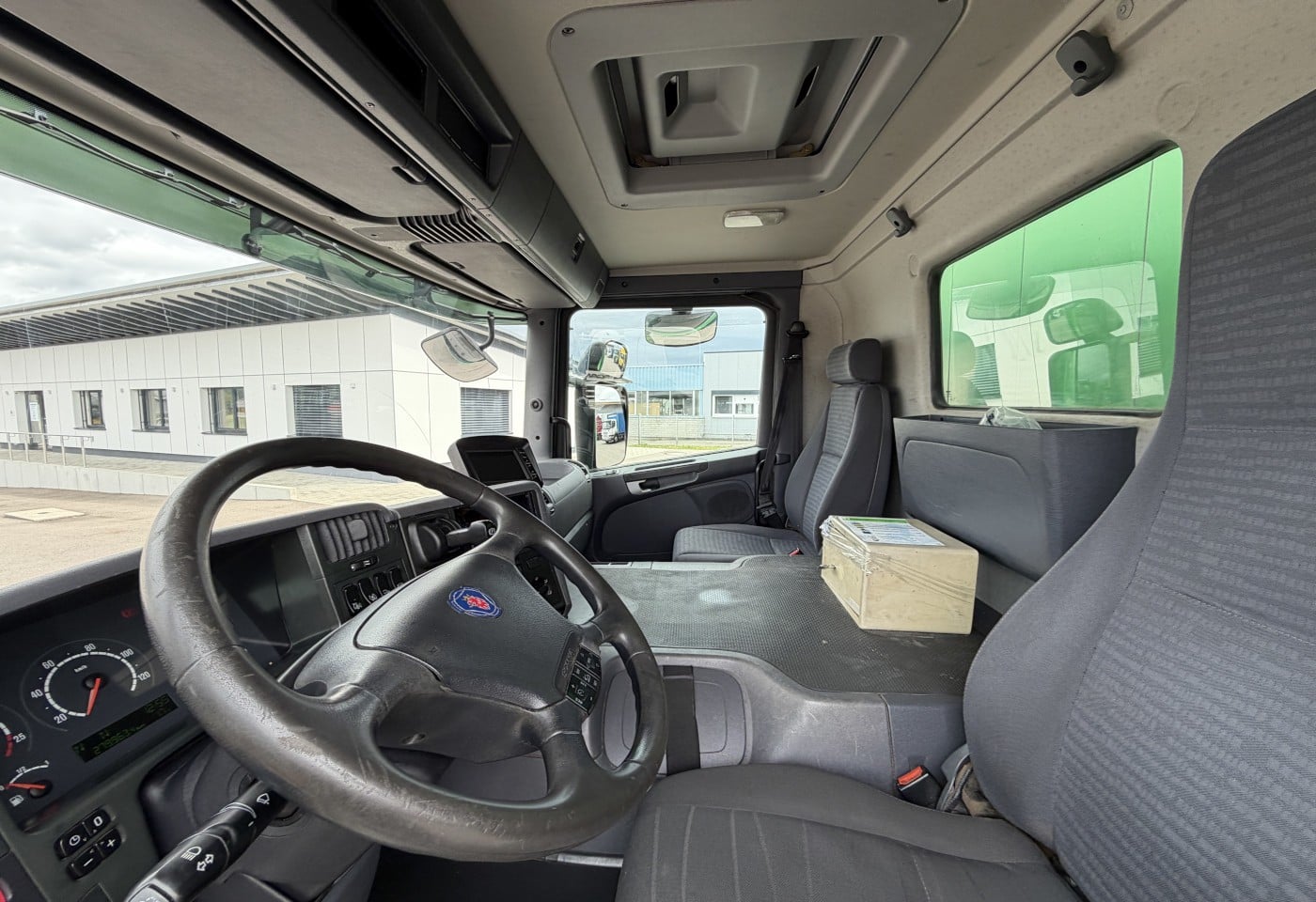 MOTO6625_3049595 vehicle image