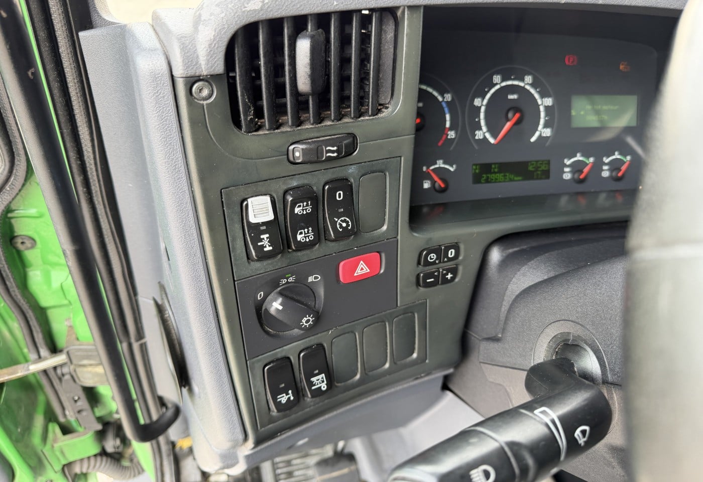 MOTO6625_3049595 vehicle image