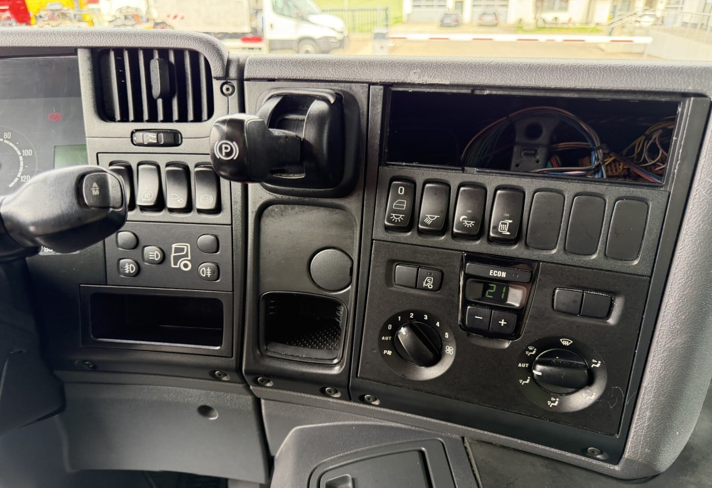 MOTO6625_3049595 vehicle image
